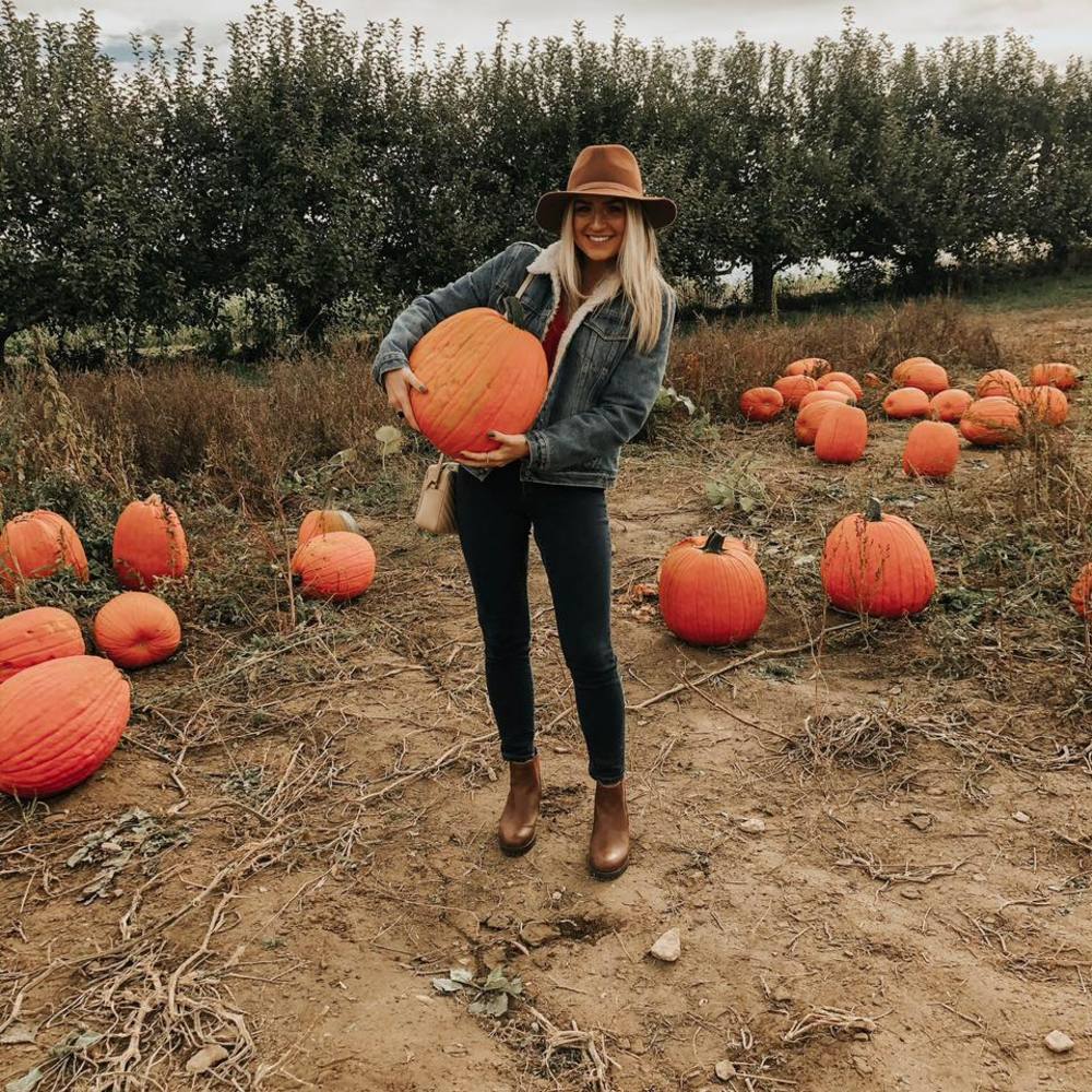 Meet your Posher, Nicole